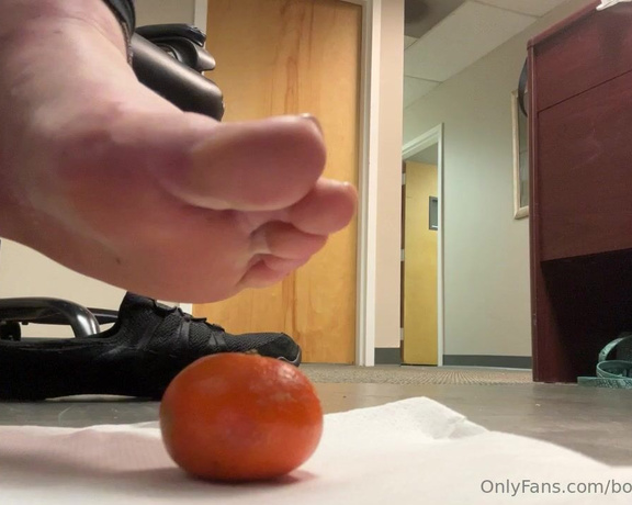 Bootyful Goddess aka bootyfulgoddess Findom - 09-08-2023 OnlyFans Video - New subscriber so I celebrated by crushing an orange at work