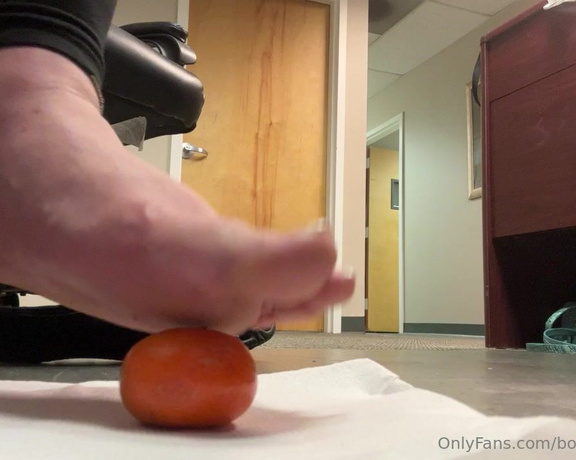 Bootyful Goddess aka bootyfulgoddess Findom - 09-08-2023 OnlyFans Video - New subscriber so I celebrated by crushing an orange at work