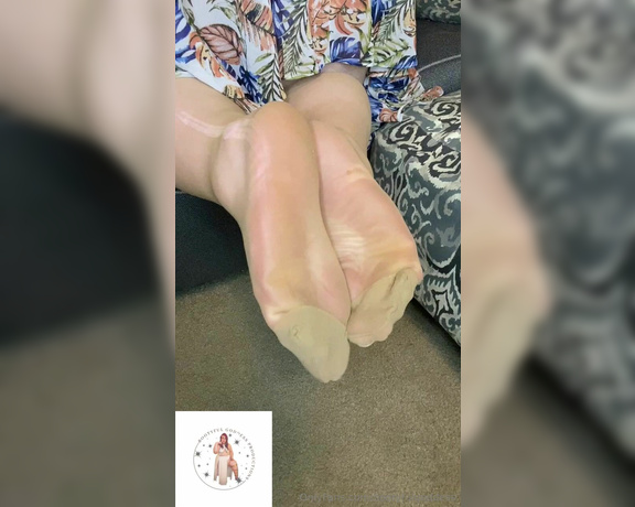 Bootyful Goddess aka bootyfulgoddess Findom - 10-02-2023 OnlyFans Video - FEET LOVER Have a foot lover new subscriber So here IS A CLIP