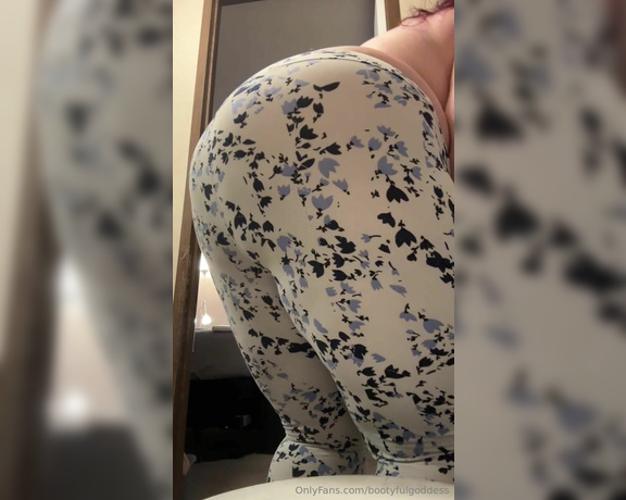 Bootyful Goddess aka bootyfulgoddess Findom - 11-03-2023 OnlyFans Video - Fart  This is a bad edit and not well put together