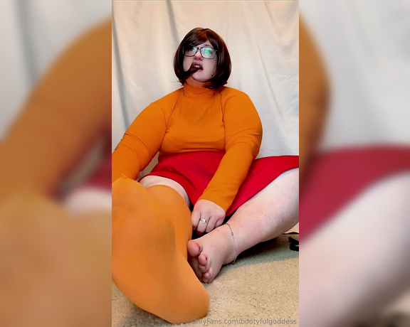 Bootyful Goddess aka bootyfulgoddess Findom - 11-04-2023 OnlyFans Video - New Velma Feet JOI Check your inbox Too hot to miss Not in your inbox Message