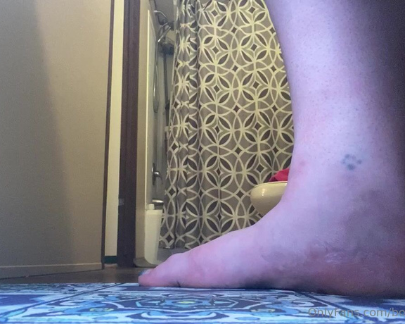 Bootyful Goddess aka bootyfulgoddess Findom - 11-18-2023 OnlyFans Video - Feet lovers here are some trailers Let me know if you would like anything_prki