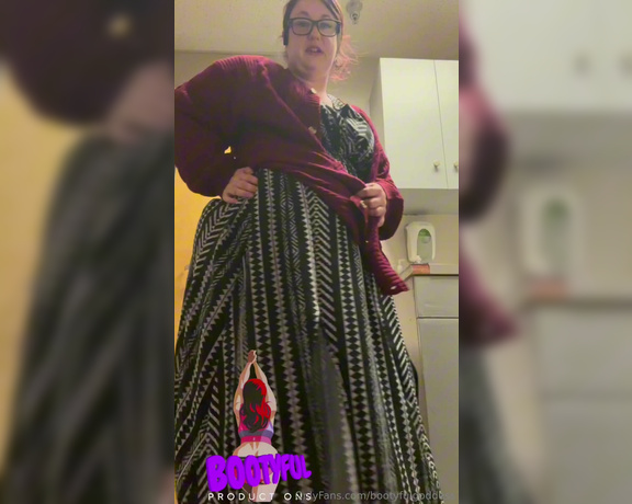 Bootyful Goddess aka bootyfulgoddess Findom - 12-12-2023 OnlyFans Video - A new fart fan said he loves my sigh of relief, so just did a video