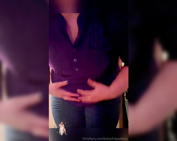 Bootyful Goddess aka bootyfulgoddess Findom - 04-04-2024 OnlyFans Video - Fart LOVERS  here are just a few of the clips up for purchase_diwq