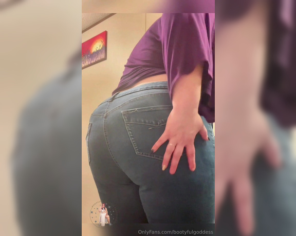 Bootyful Goddess aka bootyfulgoddess Findom - 04-04-2024 OnlyFans Video - Fart LOVERS  here are just a few of the clips up for purchase_diwq