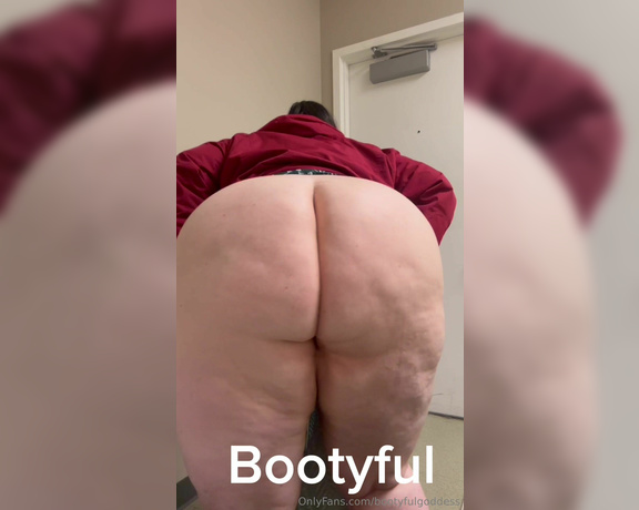 Bootyful Goddess aka bootyfulgoddess Findom - 01-23-2024 OnlyFans Video - Mmmm so hot some booty shake with a tease ending