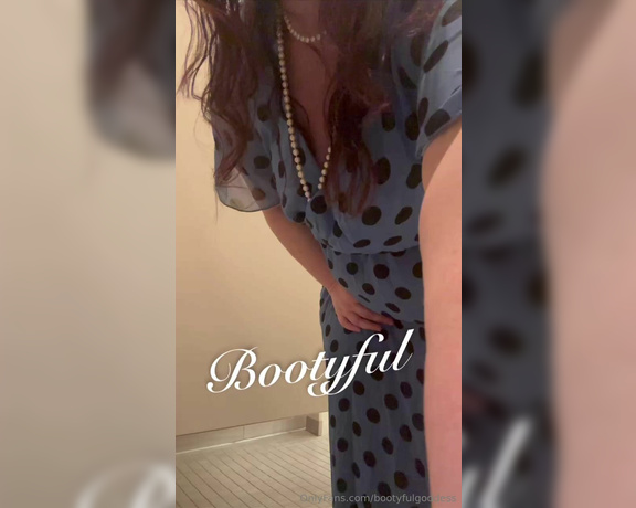 Bootyful Goddess aka bootyfulgoddess Findom - 04-13-2024 OnlyFans Video - Stinky one