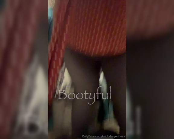 Bootyful Goddess aka bootyfulgoddess Findom - 06-16-2024 OnlyFans Video - A long and stinky fart that I describe Fuck this is hot