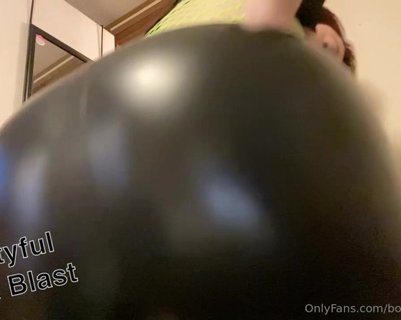 Bootyful Goddess aka bootyfulgoddess Findom - 06-21-2024 OnlyFans Video - Fuck you see those super tight shiny pants That fart