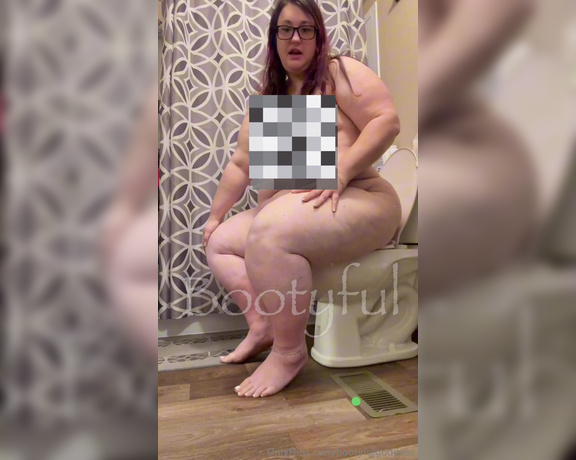 Bootyful Goddess aka bootyfulgoddess Findom - 06-29-2024 OnlyFans Video - So this is my ass blowing up the toilet with farts