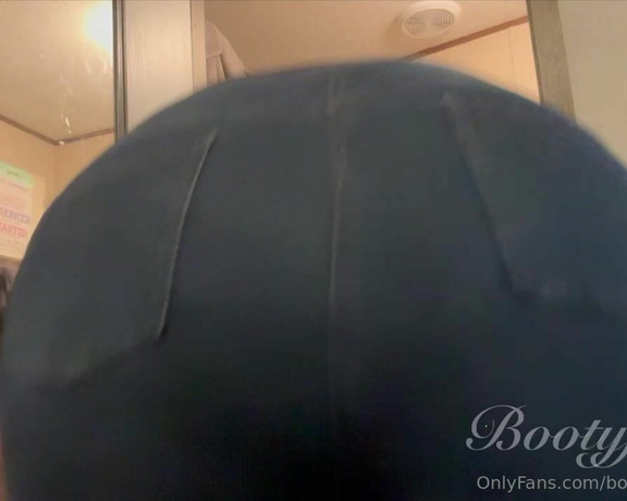 Bootyful Goddess aka bootyfulgoddess Findom - 05-27-2024 OnlyFans Video - Reason number 2 jeans and big bootys dont mix