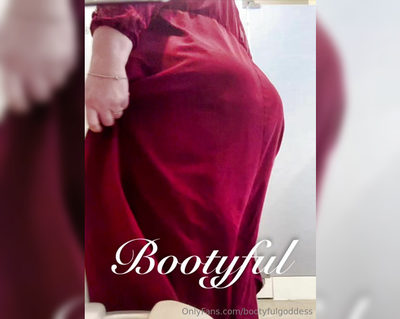 Bootyful Goddess aka bootyfulgoddess Findom - 08-07-2024 OnlyFans Video - Filmed in a public bathroom  After I filmed this, someone in the next stall made