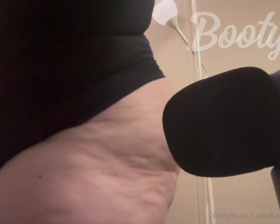 Bootyful Goddess aka bootyfulgoddess Findom - 08-22-2024 OnlyFans Video - Farts in the microphone