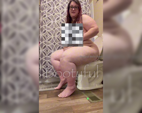 Bootyful Goddess aka bootyfulgoddess Findom - 10-15-2024 OnlyFans Video - Are you in the mood to see my big ass blowing up the toilet with these