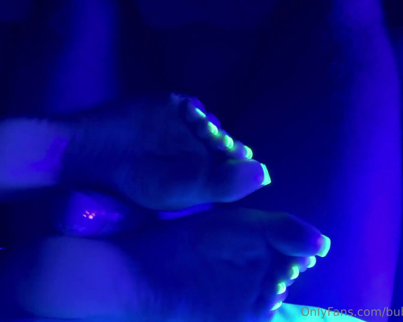 Bubblegum Toes aka bubblegumtoes2 Foot Fetish - 07-20-2024 OnlyFans Video - Today I have something completely different for you