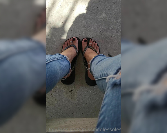 Goddess Nicole aka nicolesgoddesssoles Foot Fetish - 02-21-2023 OnlyFans Video - Theres a glare from the sun but i still like them lol more pics with black