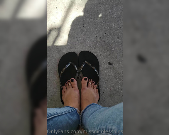 Goddess Nicole aka nicolesgoddesssoles Foot Fetish - 02-21-2023 OnlyFans Video - Theres a glare from the sun but i still like them lol more pics with black