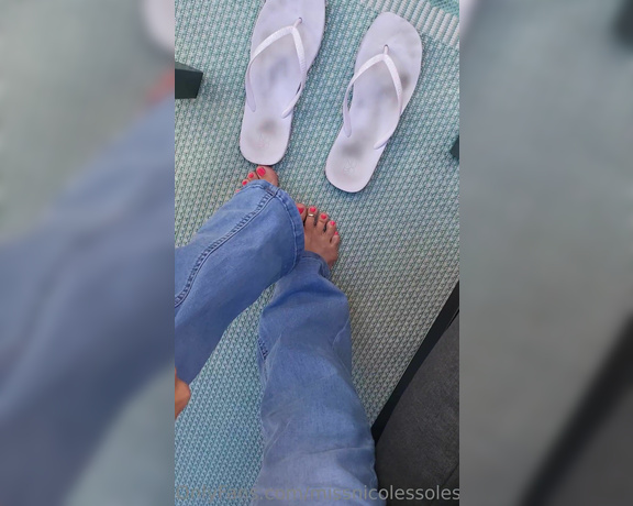 Goddess Nicole aka nicolesgoddesssoles Foot Fetish - 03-19-2023 OnlyFans Video - Showing off my feet