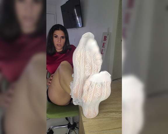 Goddess Nicole aka nicolesgoddesssoles Foot Fetish - 01-05-2024 OnlyFans Video - I just know youre gonna bust a big nut to me and my soft velvety goddess