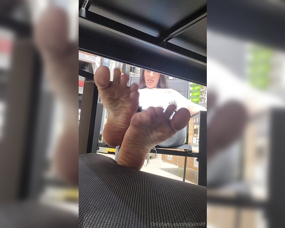 Goddess Nicole aka nicolesgoddesssoles Foot Fetish - 03-20-2024 OnlyFans Video - Were at the table me, you, our spouses, and some friends