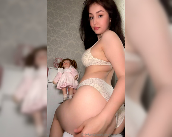 Chantal Akinci aka babybearofficial Foot Fetish - 06-02-2024 OnlyFans Video - Today my dolls are allowed to watch me having fun with myself