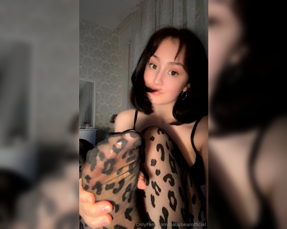 Chantal Akinci aka babybearofficial Foot Fetish - 06-08-2024 OnlyFans Video - hot I know