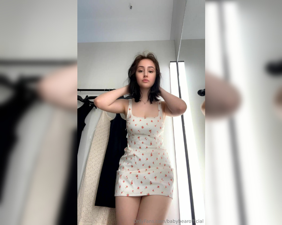 Chantal Akinci aka babybearofficial Foot Fetish - 06-13-2024 OnlyFans Video - you want to try on clothes and accidentally walk into my cabin