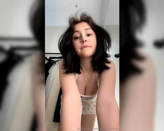 Chantal Akinci aka babybearofficial Foot Fetish - 06-13-2024 OnlyFans Video - you want to try on clothes and accidentally walk into my cabin