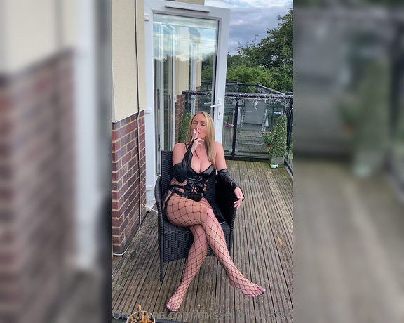 Mistress Elle aka misselleukbdsm Femdom - 08-07-2023 OnlyFans Video - Tip me for my sexiness Ill whip you for your gratitude_1l5h