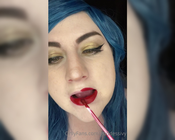 Ivy Morrigan aka goddessivy - 12-16-2022 OnlyFans Video - Some treats for lipstick subs