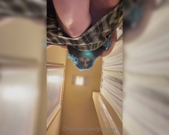 Ivy Morrigan aka goddessivy - 04-19-2023 OnlyFans Video - Quick foot worship POV