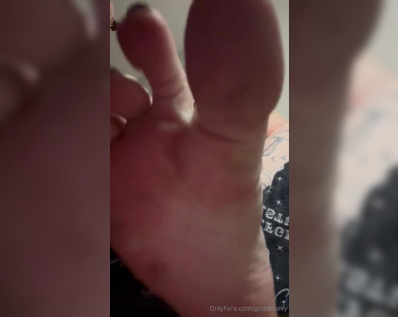 Ivy Morrigan aka goddessivy - 03-15-2024 OnlyFans Video - Heres the longer version of that dirty foot worship video  youre welcome