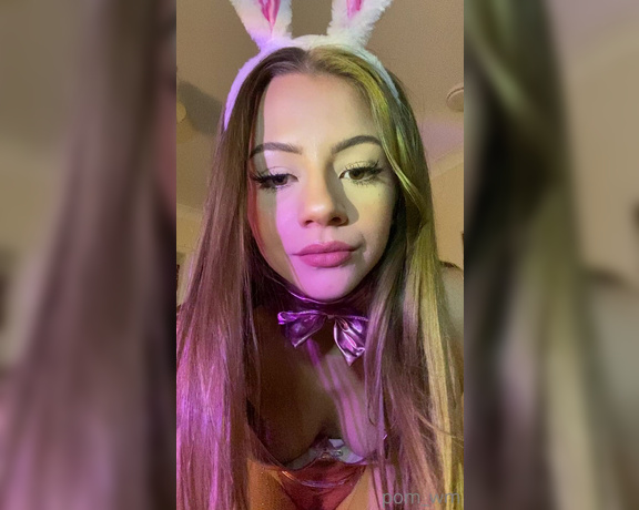 Pom_wm aka pom_wm - 10-31-2021 OnlyFans Video - do you like my Halloween costume