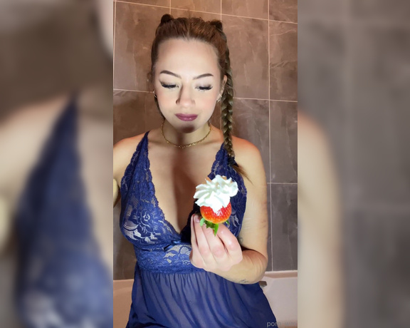 Pom_wm aka pom_wm - 03-03-2024 OnlyFans Video - Cum and tease me all night