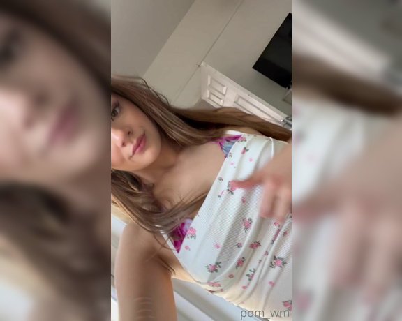 Pom_wm aka pom_wm - 06-09-2023 OnlyFans Video - my beach outfit