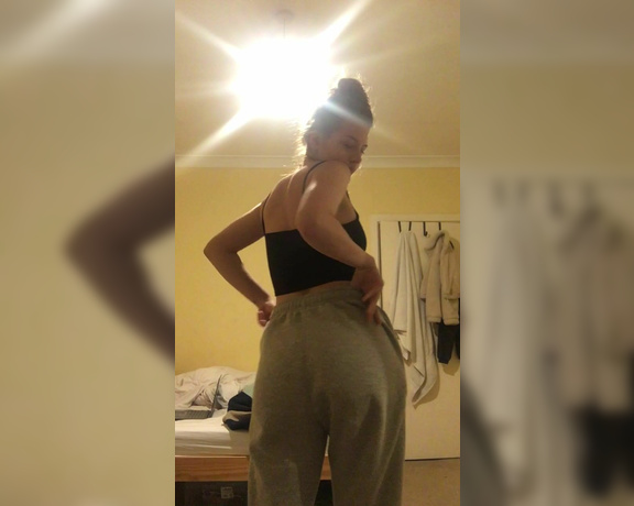 Pom_wm aka pom_wm - 12-01-2019 OnlyFans Video - underneath the cosy Sunday joggers