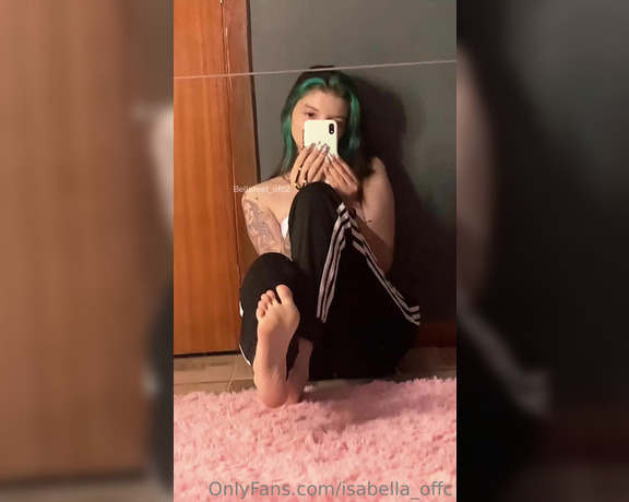 Goddess Ana aka urfeetgirlofc Foot Fetish - 01-15-2023 OnlyFans Video - Imagina você chupando esses dedinhos hein