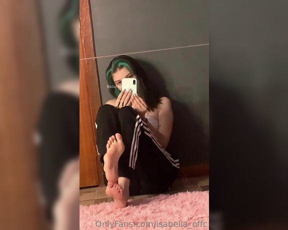 Goddess Ana aka urfeetgirlofc Foot Fetish - 01-15-2023 OnlyFans Video - Imagina você chupando esses dedinhos hein