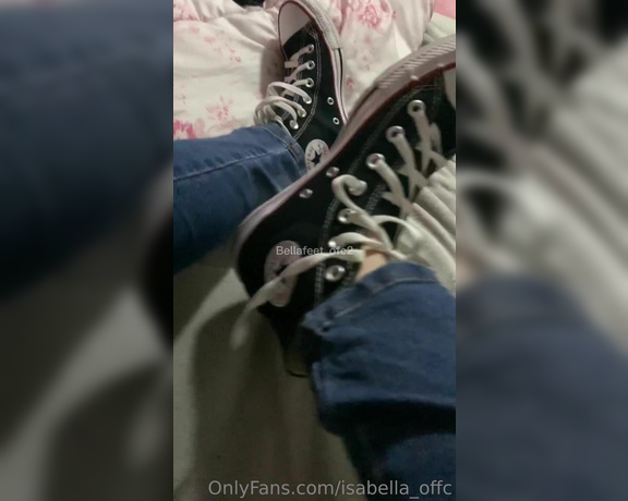 Goddess Ana aka urfeetgirlofc Foot Fetish - 01-25-2023 OnlyFans Video - Do you like videos like this Taking off shoes   12 in a few minutes