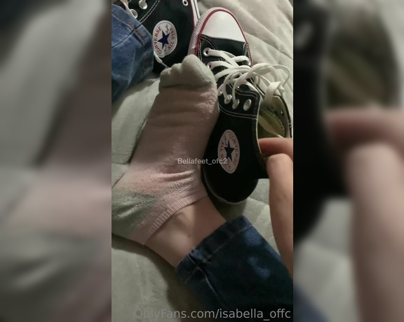 Goddess Ana aka urfeetgirlofc Foot Fetish - 01-25-2023 OnlyFans Video - Do you like videos like this Taking off shoes   12 in a few minutes