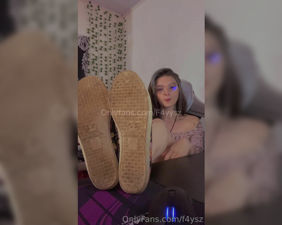 Goddess Ana aka urfeetgirlofc Foot Fetish - 02-24-2023 OnlyFans Video - Meu primeiro vídeo Joi  do you like Jois video