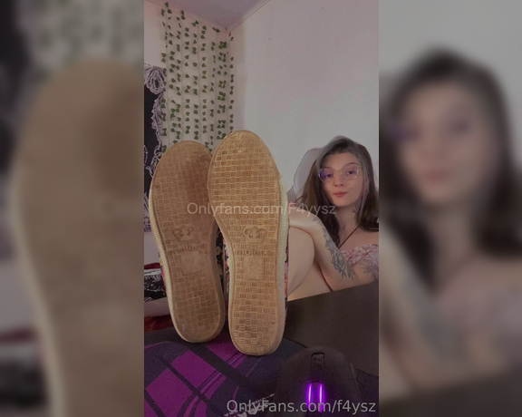 Goddess Ana aka urfeetgirlofc Foot Fetish - 02-24-2023 OnlyFans Video - Meu primeiro vídeo Joi  do you like Jois video