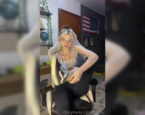 Goddess Ana aka urfeetgirlofc Foot Fetish - 03-05-2023 OnlyFans Video - come here and smell my stinking foot