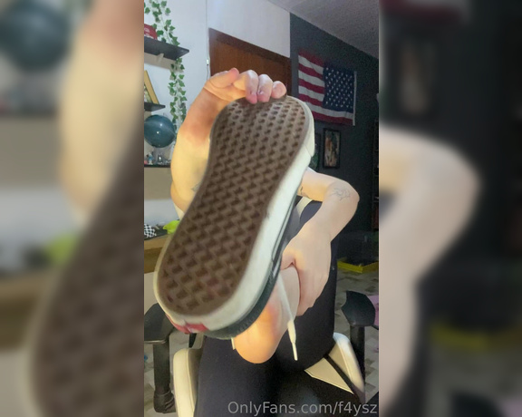 Goddess Ana aka urfeetgirlofc Foot Fetish - 03-05-2023 OnlyFans Video - come here and smell my stinking foot