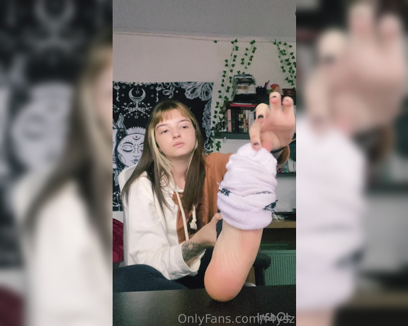 Goddess Ana aka urfeetgirlofc Foot Fetish - 04-17-2023 OnlyFans Video - good afternoon with that foot in your face