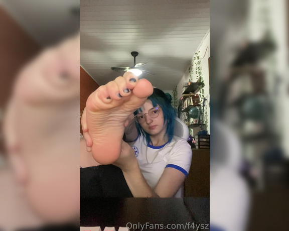 Goddess Ana aka urfeetgirlofc Foot Fetish - 04-24-2023 OnlyFans Video - wrinkled little feet