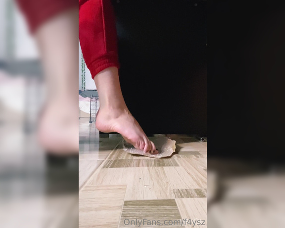 Goddess Ana aka urfeetgirlofc Foot Fetish - 06-12-2023 OnlyFans Video - stepping on bubble wrap, feels like im stepping on and breaking someones bones huh