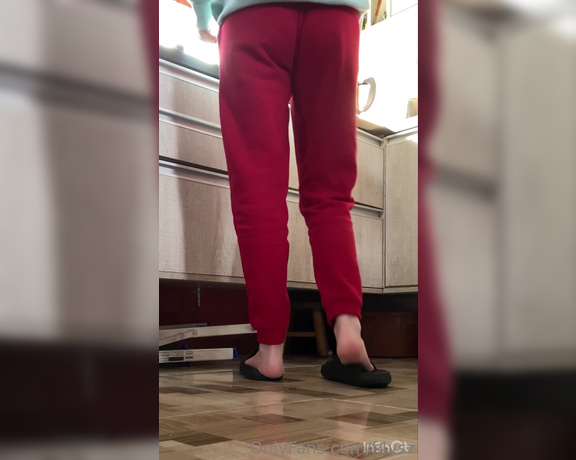 Goddess Ana aka urfeetgirlofc Foot Fetish - 07-15-2023 OnlyFans Video - making something to eat