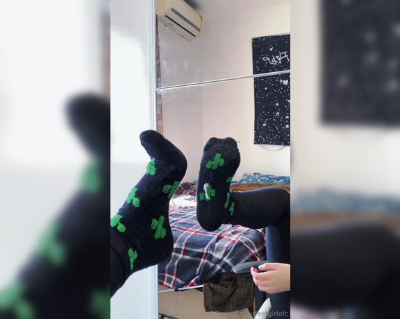 Goddess Ana aka urfeetgirlofc Foot Fetish - 09-05-2024 OnlyFans Video - Do you like sweaty socks