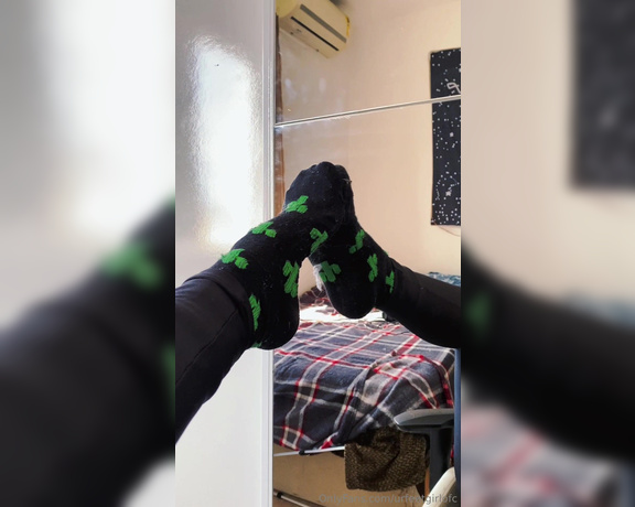 Goddess Ana aka urfeetgirlofc Foot Fetish - 09-05-2024 OnlyFans Video - Do you like sweaty socks